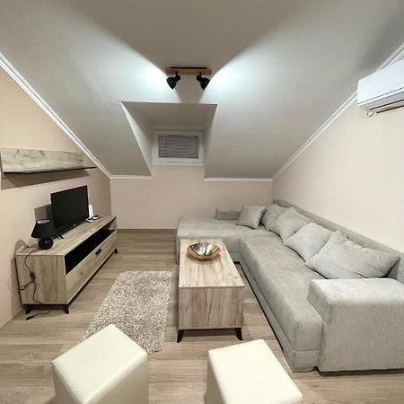 Vivko Apartments Veliko Gradište Buitenkant foto